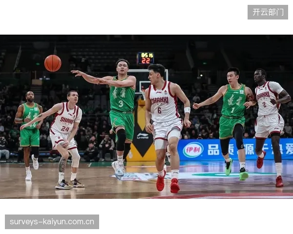 球员的转会传闻是休赛期重要的社媒流量来源，将持续引发年轻球迷的关注和讨论。